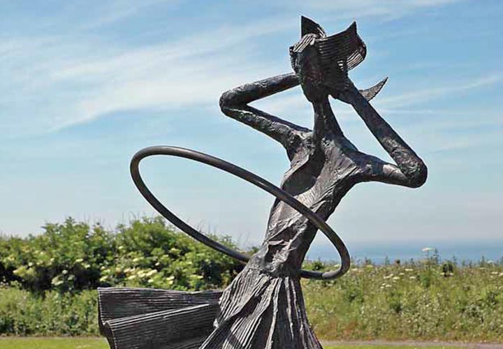 Helen Sinclair large sculpture image